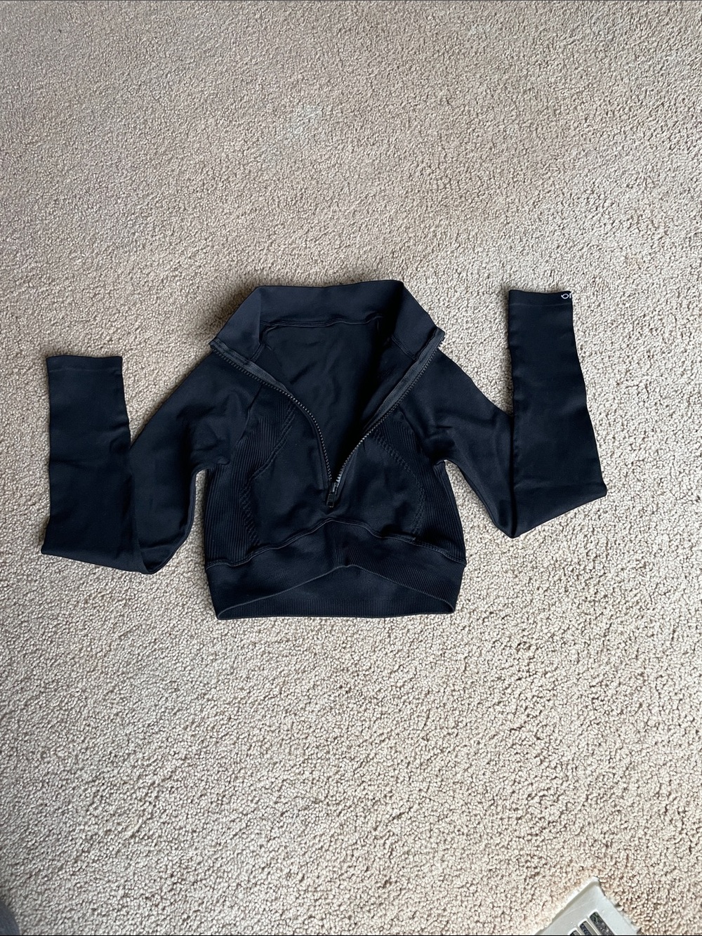 Joja Exhale long Sleeve Black Cropped Quarter-Zip Active Top